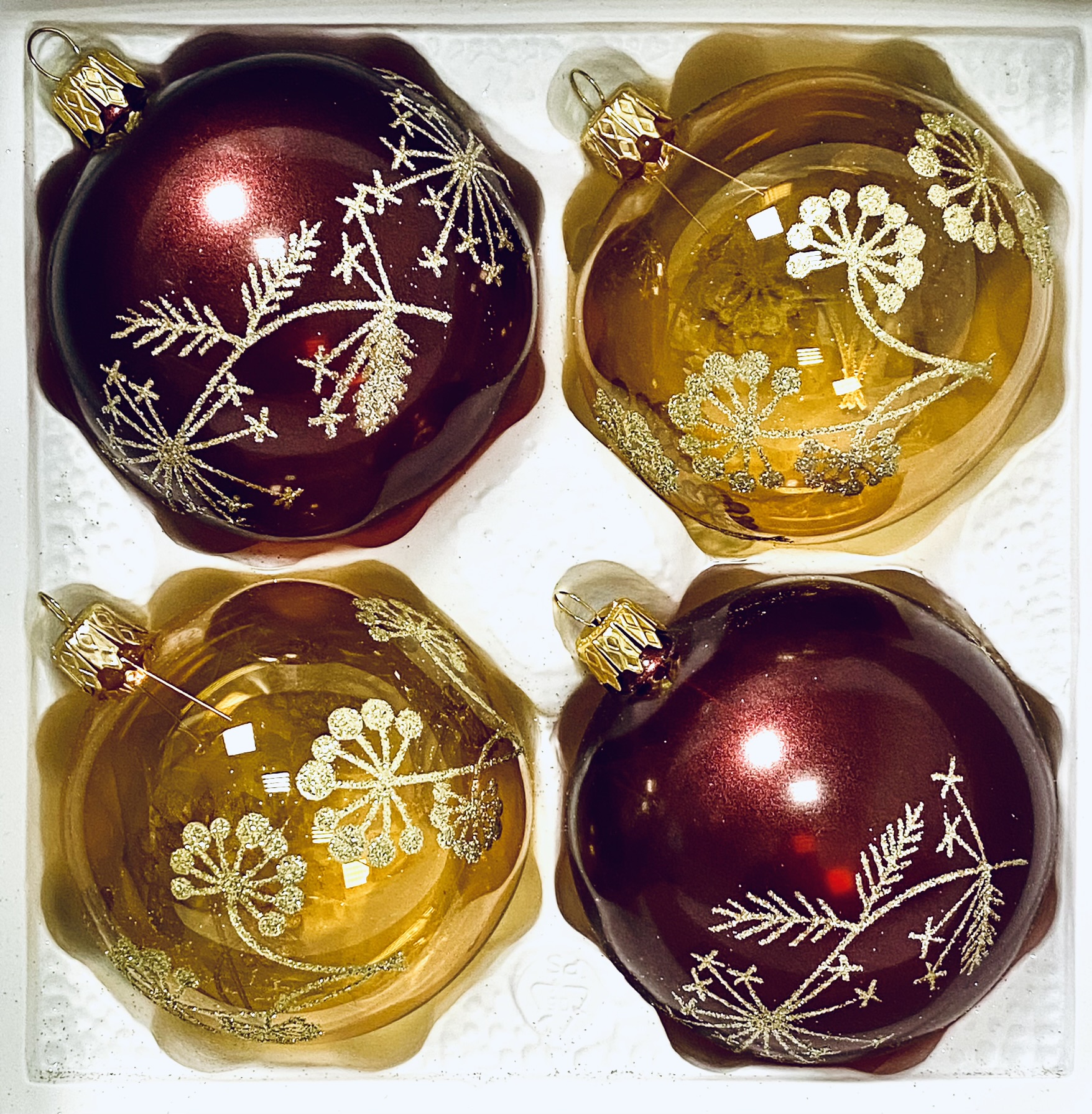 Rachel's holiday magic set - Červeno žlutá sada 4 ks skleněných ozdob s dekorem květů (Velikost 8 cm) Balení: 4ks, Barva: červená;žlutá