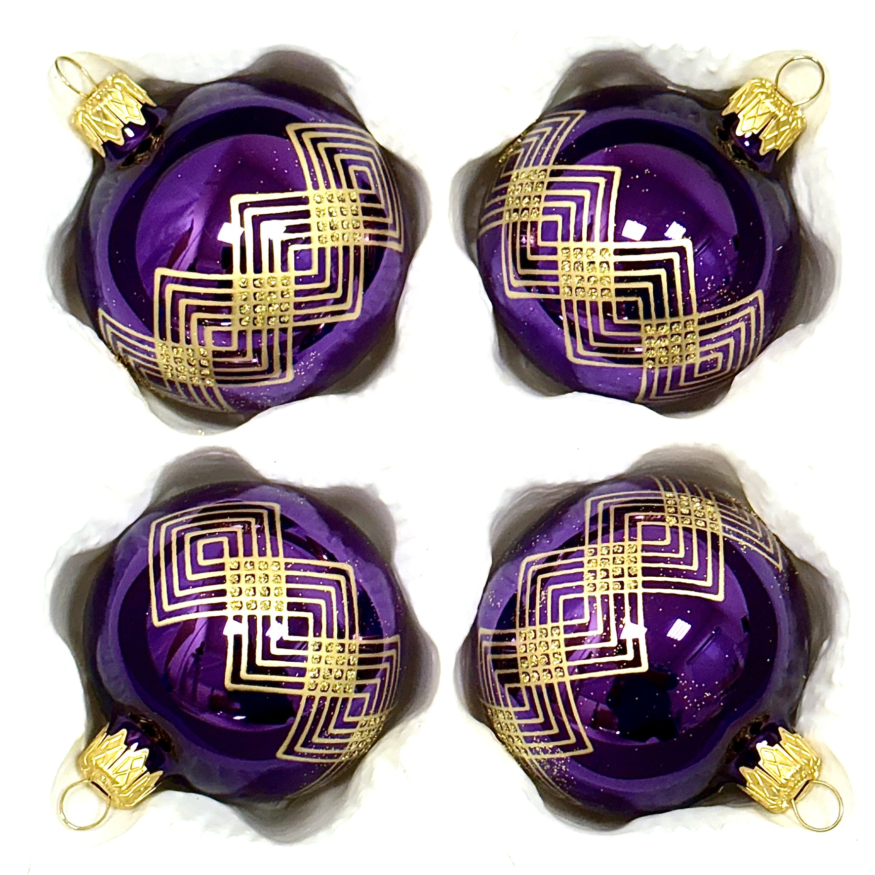 Skleněné vánoční koule 7 cm „Art Deco Royal“ – Lesklá fialová se zlatým geometrickým vzorem ( sada 4 ks ) Balení: 4ks, Barva: fialová