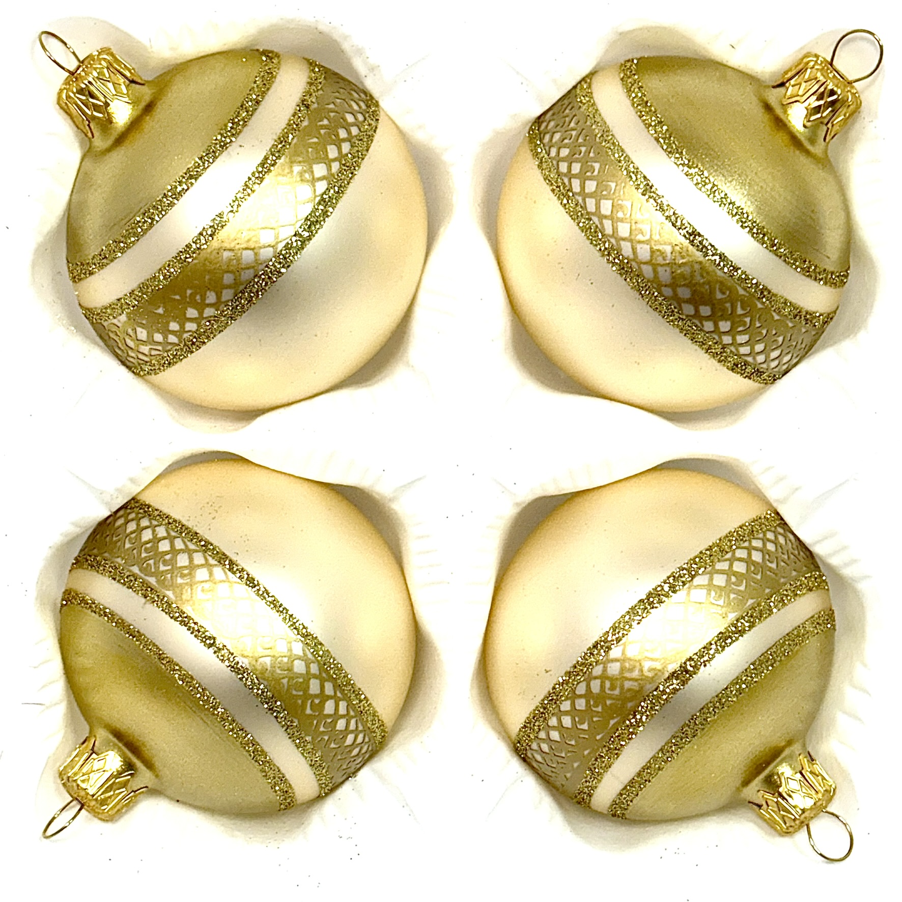 Skleněné vánoční koule 7 cm „Krémová noblesa“ – Elegantní ozdoby s jemným zlatým dekorem- sada 4 ks Balení: 4ks, Barva: zlatá