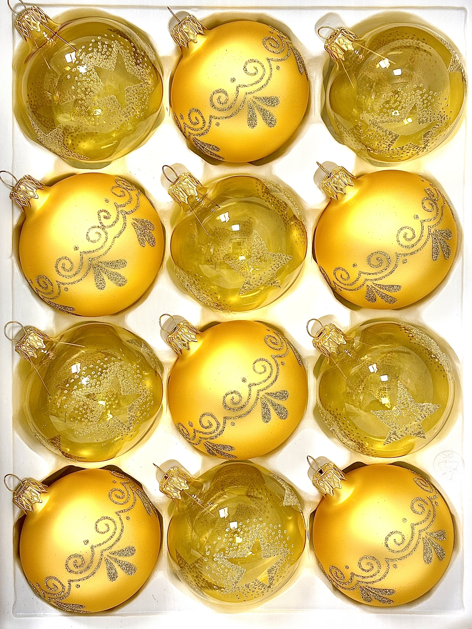 Zlaté vánoční koule s hvězdami a ornamenty – sada 12 ks (7 cm) Balení: 12ks, Barva: zlatá