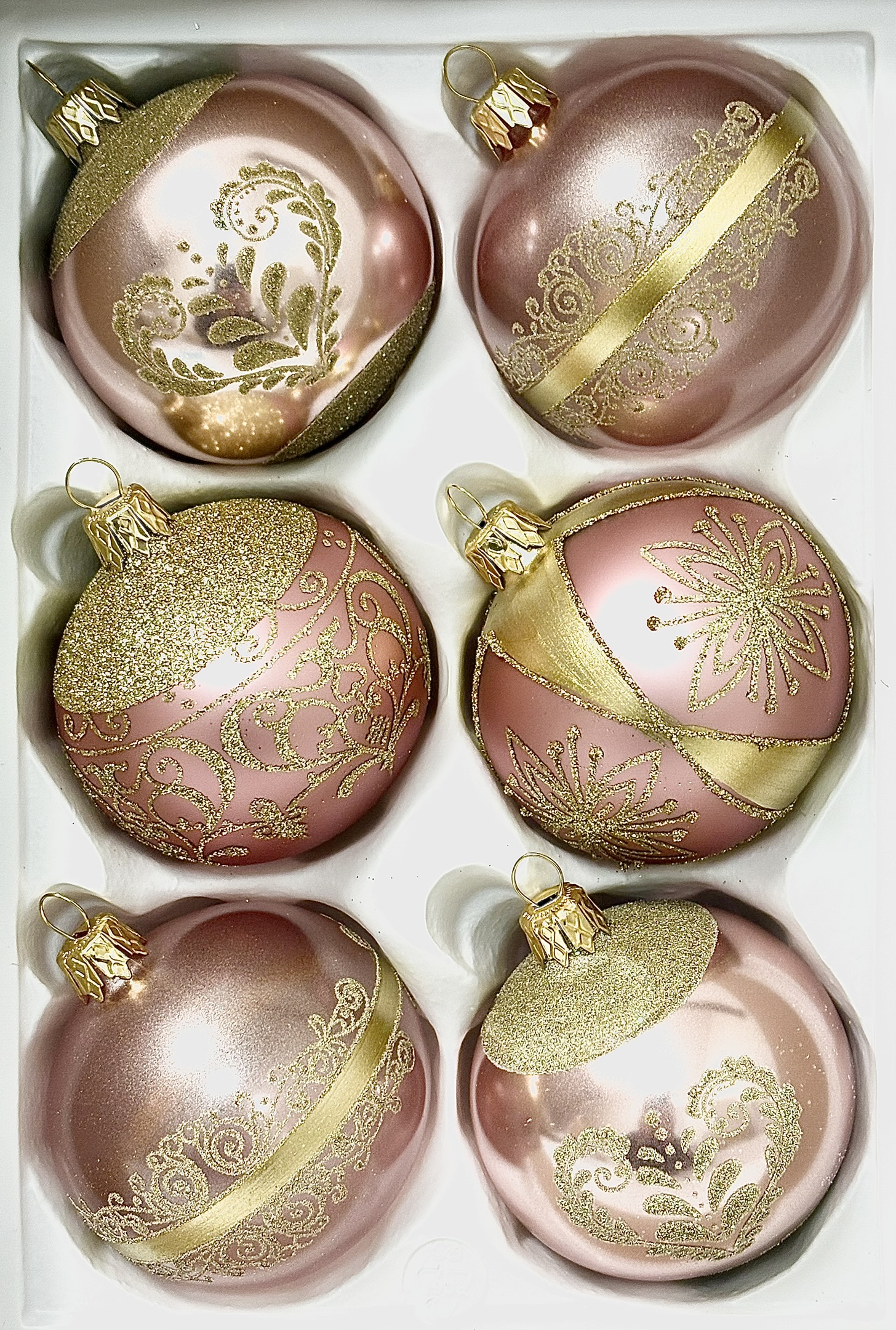 Sada vánočních koulí Pudrově růžová elegance se zlatem (7 cm, 6 ks) Balení: 6 ks, Barva: růžová